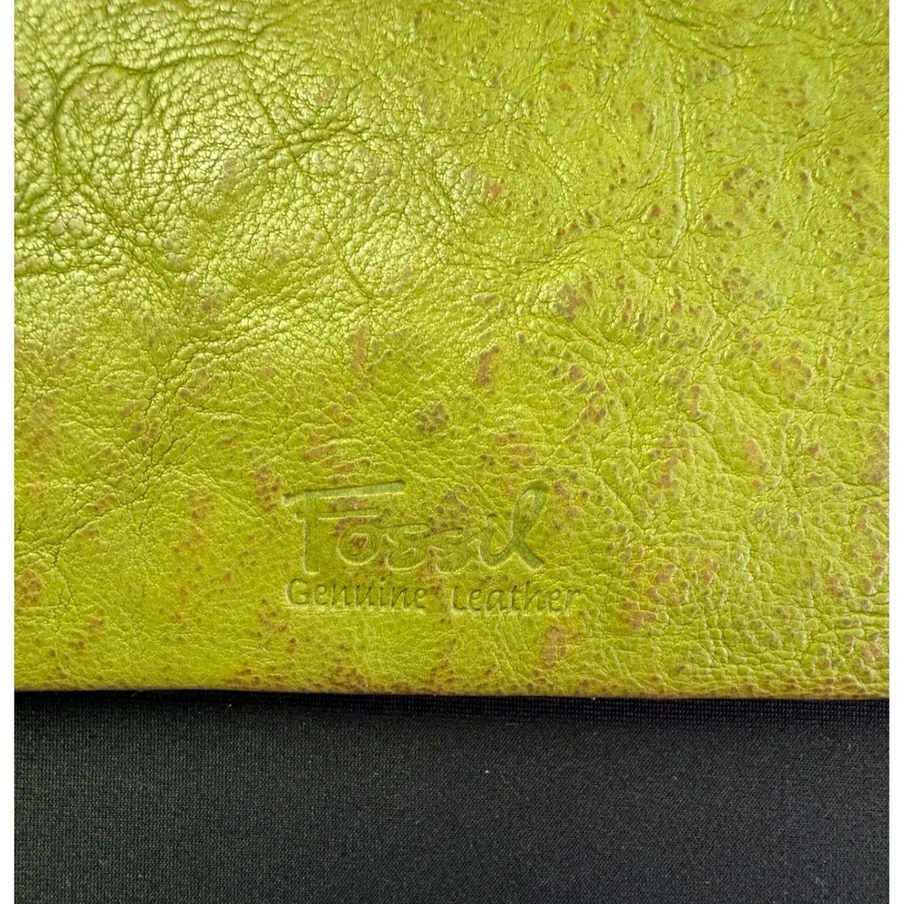Fossil Lime Green Leather Floral Embossed Wristlet Wallet Zip Around Clutch Boho